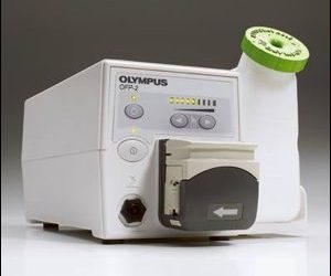 เครื่อง Flushing Pumps รุ่น OFP-2 ของโอลิมปัส ประกอบกับ Instrument Channel Adaptors รุ่น MAJ-1606